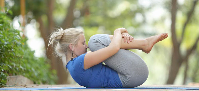 Pawanmuktasana (Wind relieving) Yoga exercise for good digestion